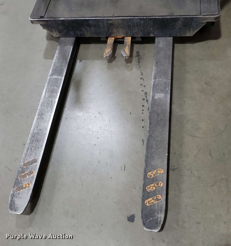 image for item DX7025 2015 Crown SP 4000 order picker