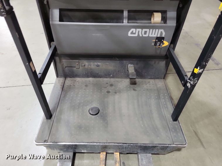 image for item DX7025 2015 Crown SP 4000 order picker