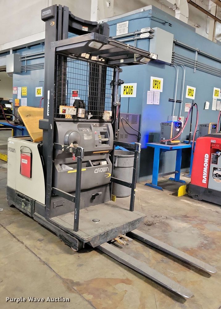 image for item DX7026 2015 Crown SP 4000 order picker