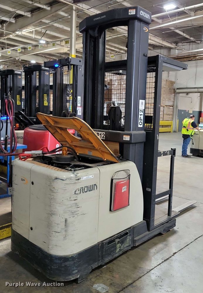 image for item DX7026 2015 Crown SP 4000 order picker