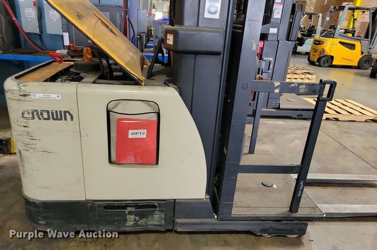 image for item DX7026 2015 Crown SP 4000 order picker