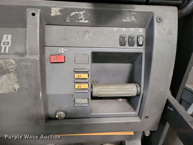 image for item DX7026 2015 Crown SP 4000 order picker