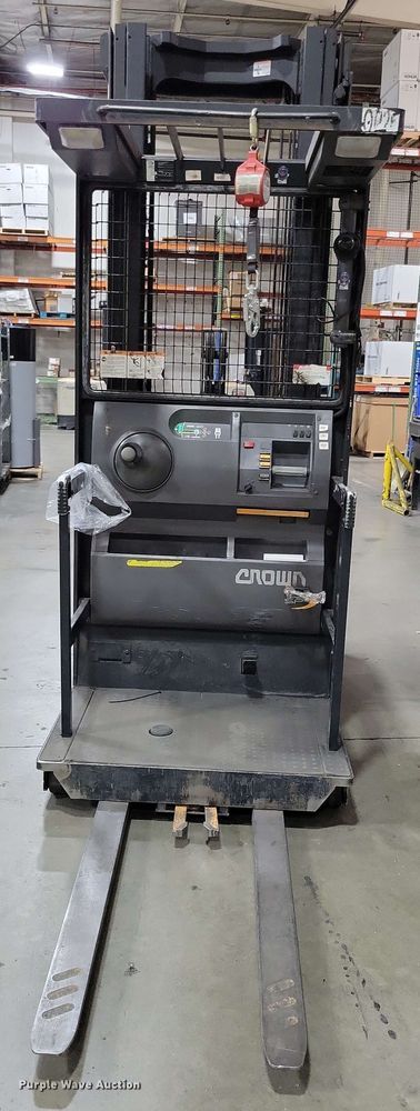 image for item DX7027 2015 Crown SP 4000 order picker