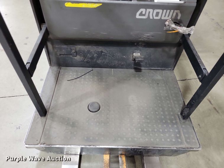 image for item DX7027 2015 Crown SP 4000 order picker