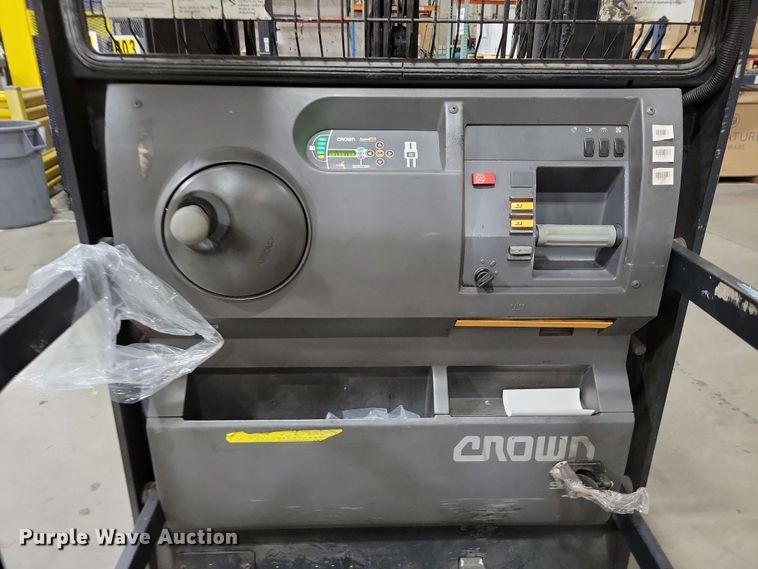 image for item DX7027 2015 Crown SP 4000 order picker