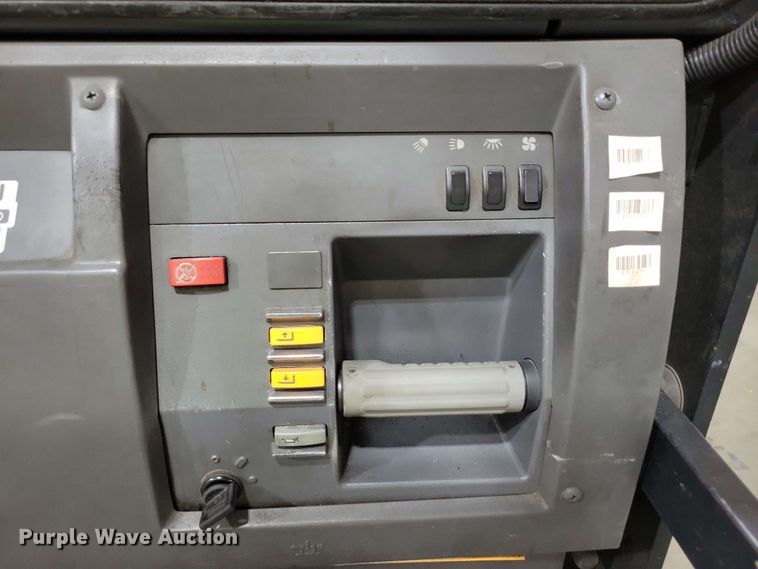 image for item DX7027 2015 Crown SP 4000 order picker