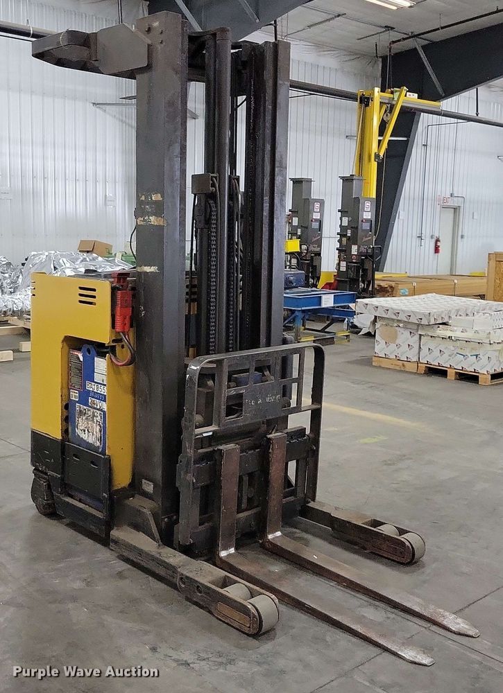 image for item DX7086 Caterpillar NRR40 reach truck