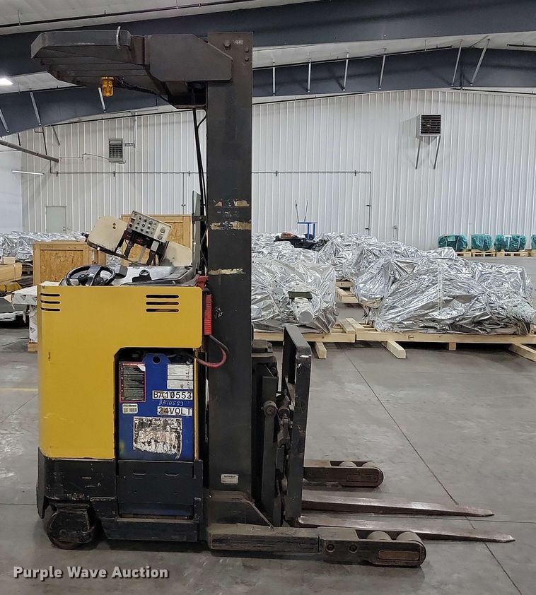 image for item DX7086 Caterpillar NRR40 reach truck