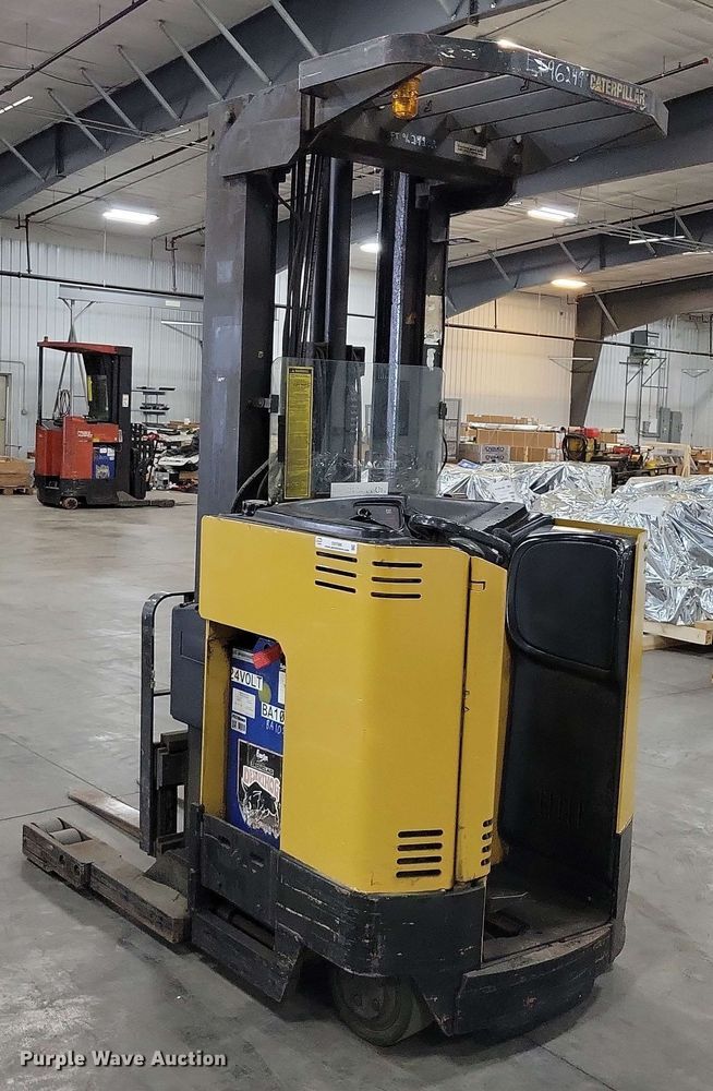 image for item DX7086 Caterpillar NRR40 reach truck