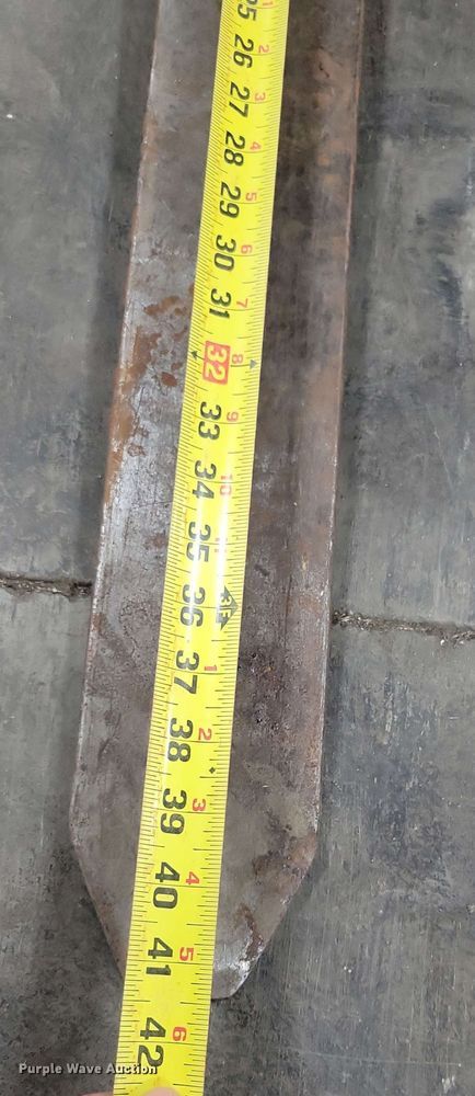 image for item DX7086 Caterpillar NRR40 reach truck