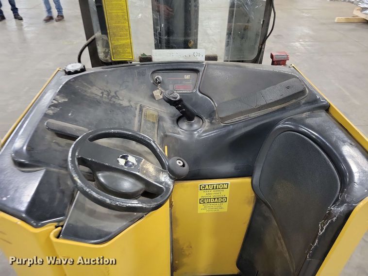 image for item DX7086 Caterpillar NRR40 reach truck