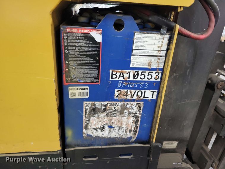 image for item DX7086 Caterpillar NRR40 reach truck