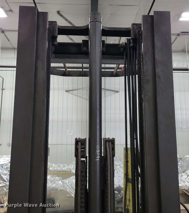 image for item DX7087 Caterpillar NRR45 reach truck