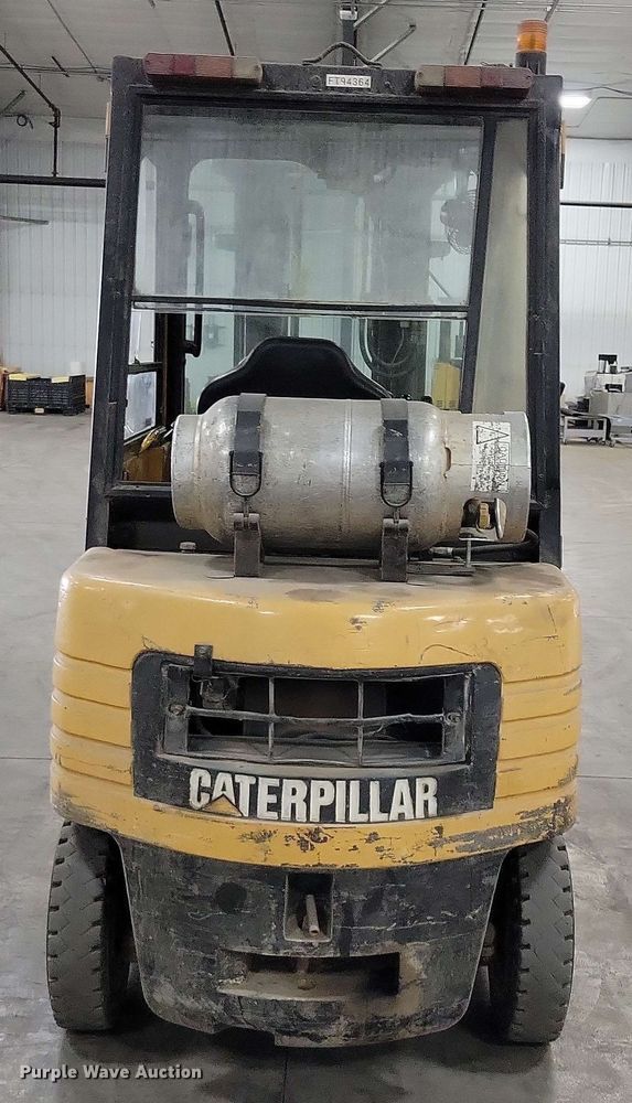 image for item DX7090 Caterpillar GP25 forklift