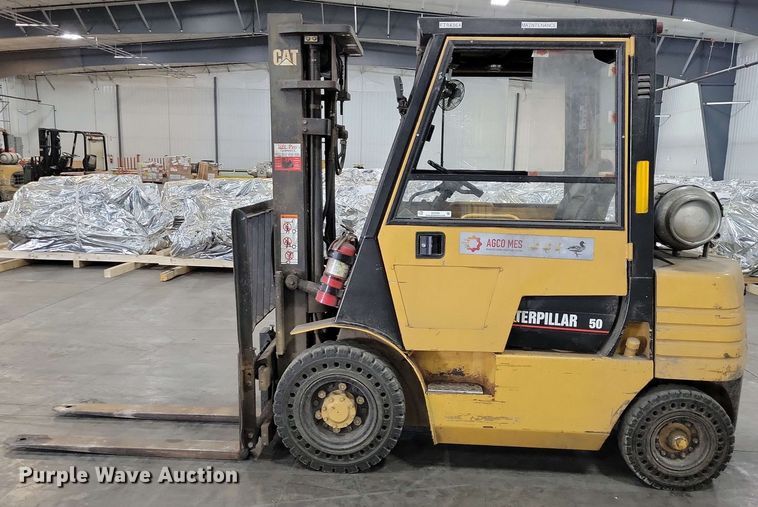 image for item DX7090 Caterpillar GP25 forklift