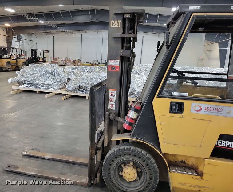 image for item DX7090 Caterpillar GP25 forklift