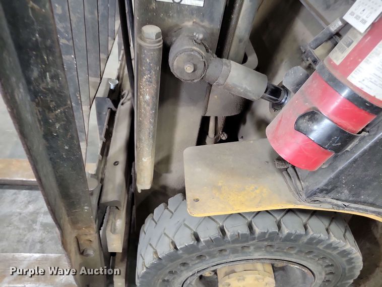 image for item DX7090 Caterpillar GP25 forklift