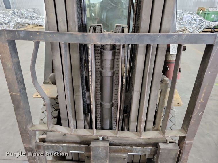 image for item DX7090 Caterpillar GP25 forklift