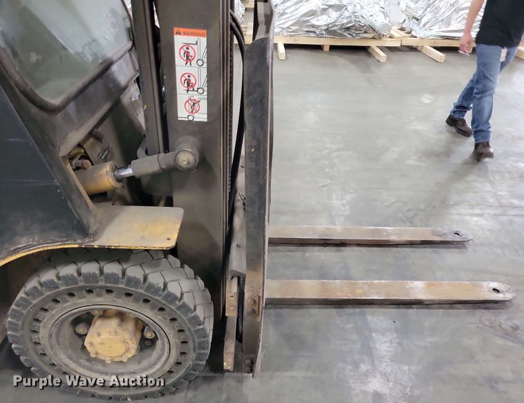 image for item DX7090 Caterpillar GP25 forklift