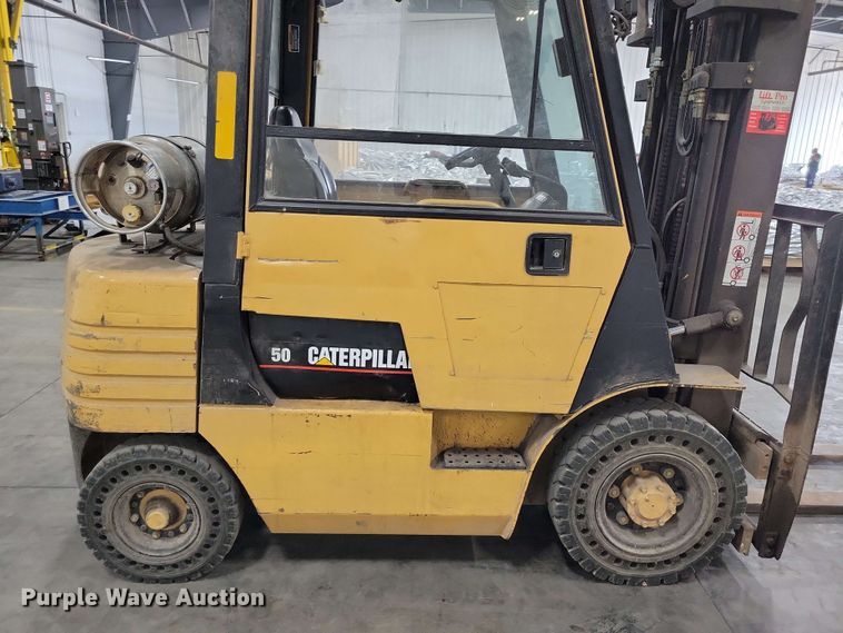 image for item DX7090 Caterpillar GP25 forklift
