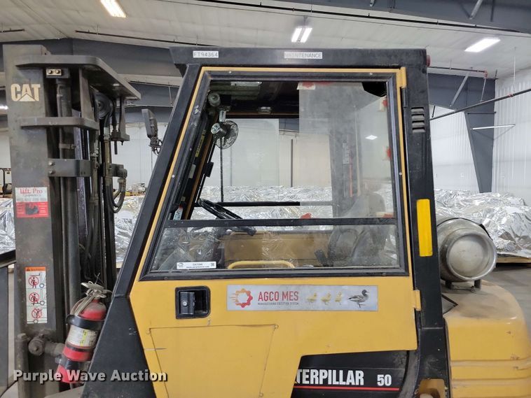 image for item DX7090 Caterpillar GP25 forklift