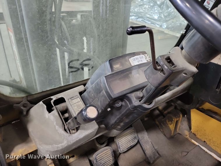 image for item DX7090 Caterpillar GP25 forklift