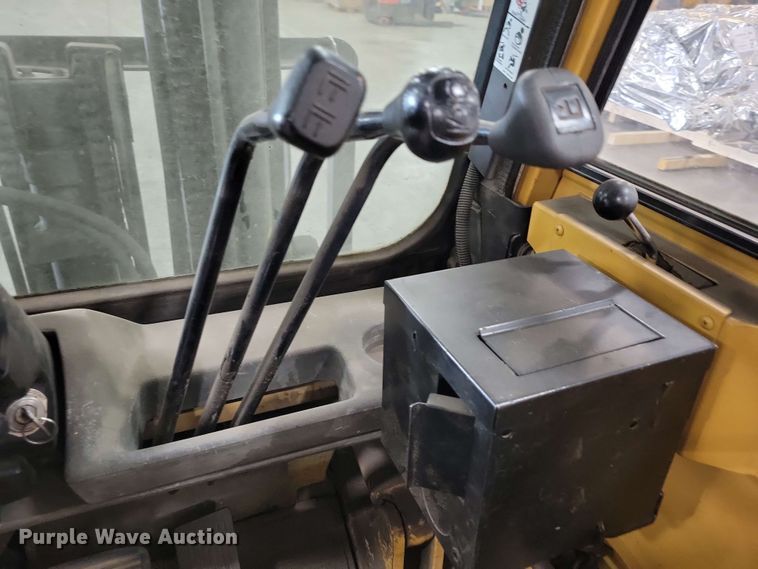 image for item DX7090 Caterpillar GP25 forklift