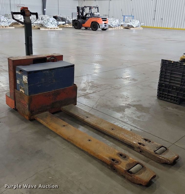 image for item DX7092 (2) pallet jacks