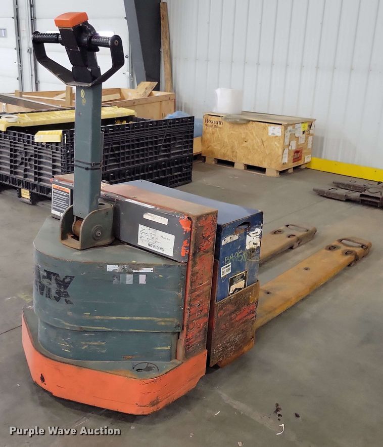 image for item DX7092 (2) pallet jacks