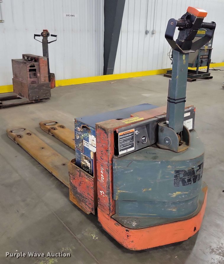 image for item DX7092 (2) pallet jacks