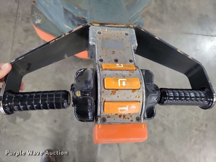 image for item DX7092 (2) pallet jacks