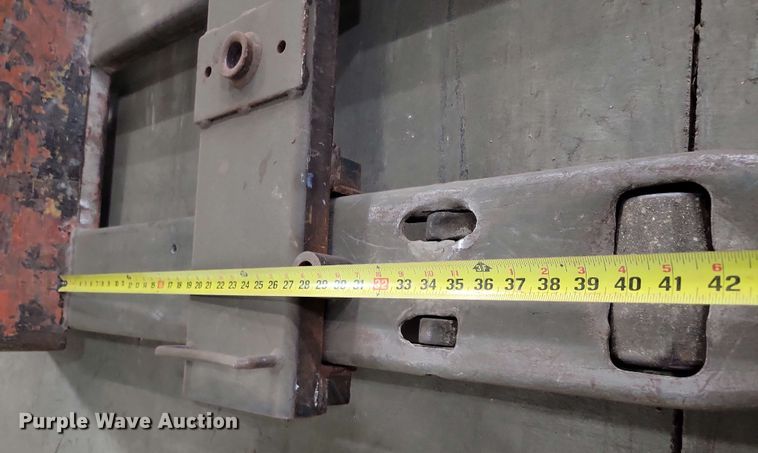 image for item DX7092 (2) pallet jacks