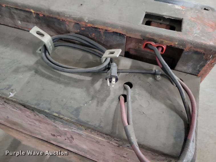 image for item DX7092 (2) pallet jacks