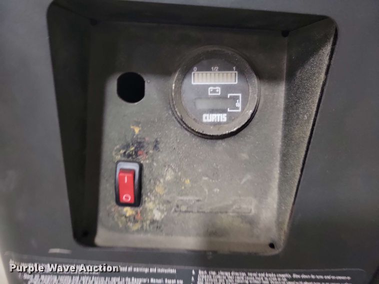 image for item DX7092 (2) pallet jacks