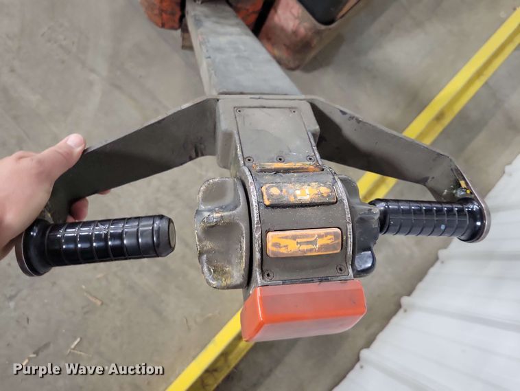 image for item DX7092 (2) pallet jacks