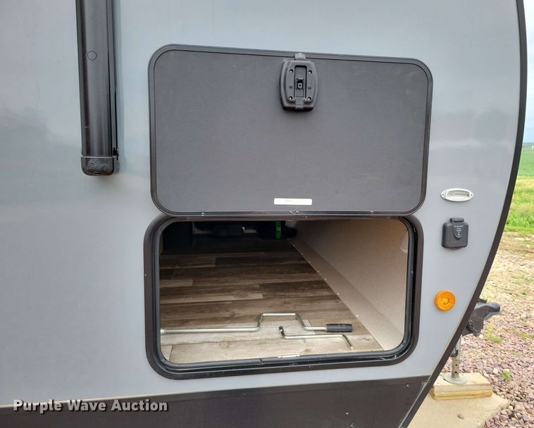 image for item DX7093 2021 Venture Stratus 231VRB camper