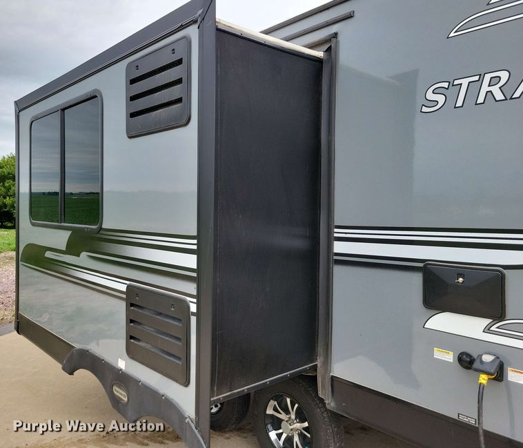 image for item DX7093 2021 Venture Stratus 231VRB camper
