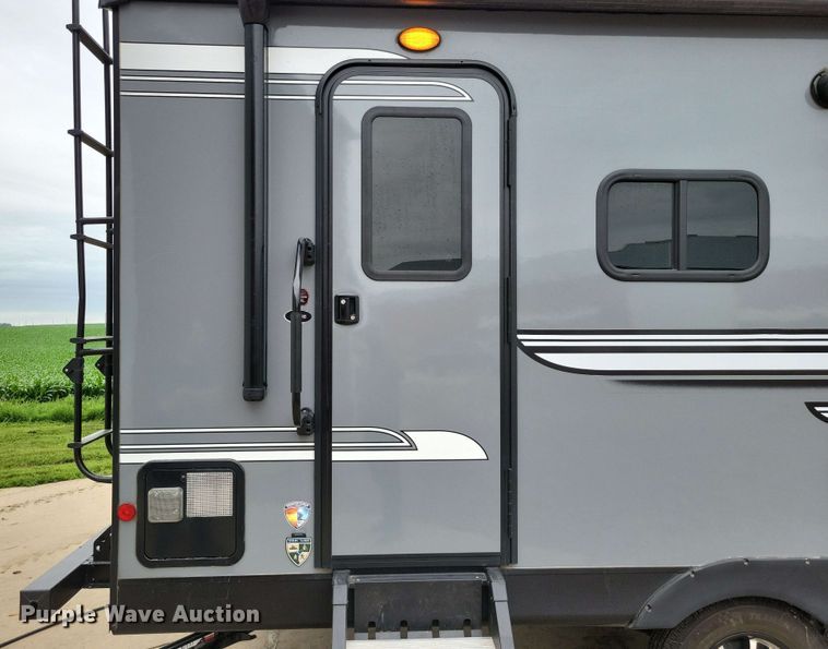 image for item DX7093 2021 Venture Stratus 231VRB camper