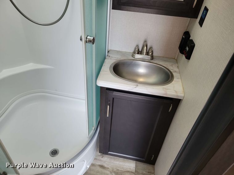 image for item DX7093 2021 Venture Stratus 231VRB camper