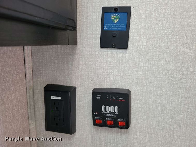 image for item DX7093 2021 Venture Stratus 231VRB camper