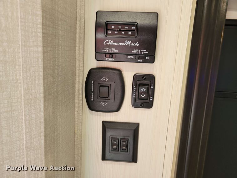 image for item DX7093 2021 Venture Stratus 231VRB camper