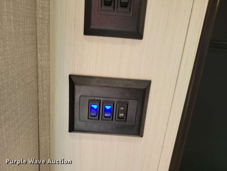 image for item DX7093 2021 Venture Stratus 231VRB camper