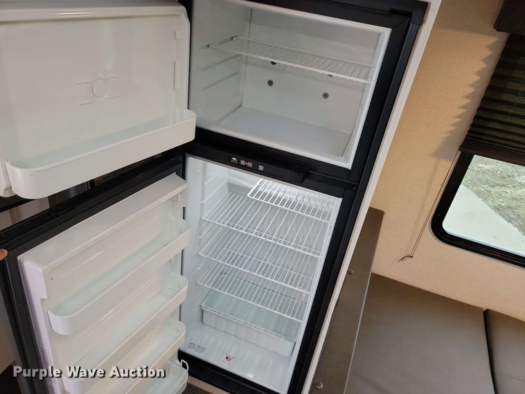 image for item DX7093 2021 Venture Stratus 231VRB camper