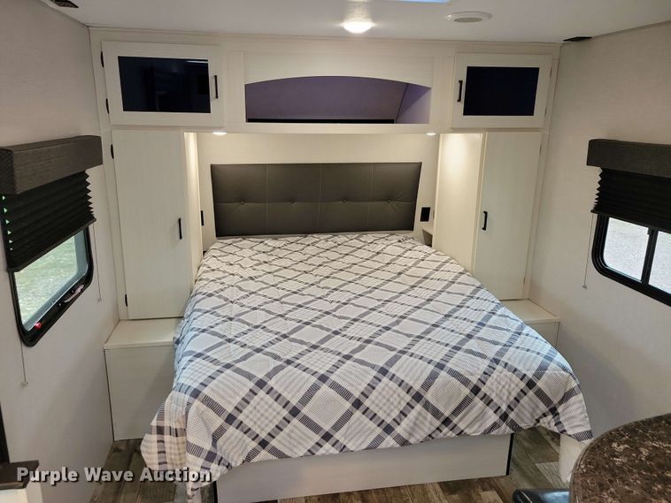 image for item DX7093 2021 Venture Stratus 231VRB camper