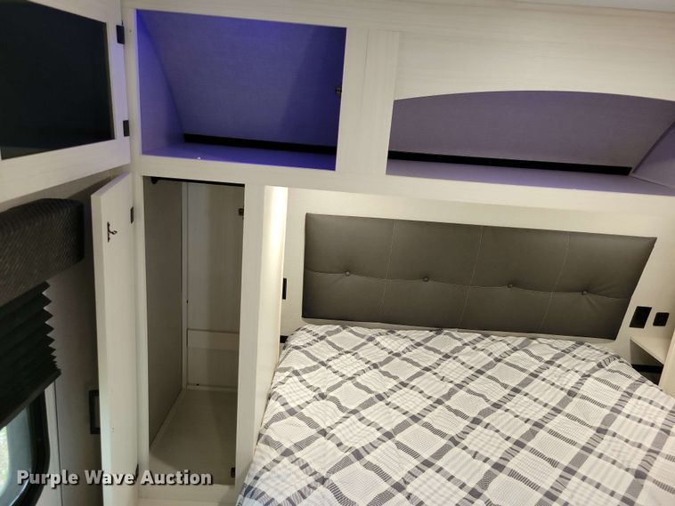 image for item DX7093 2021 Venture Stratus 231VRB camper