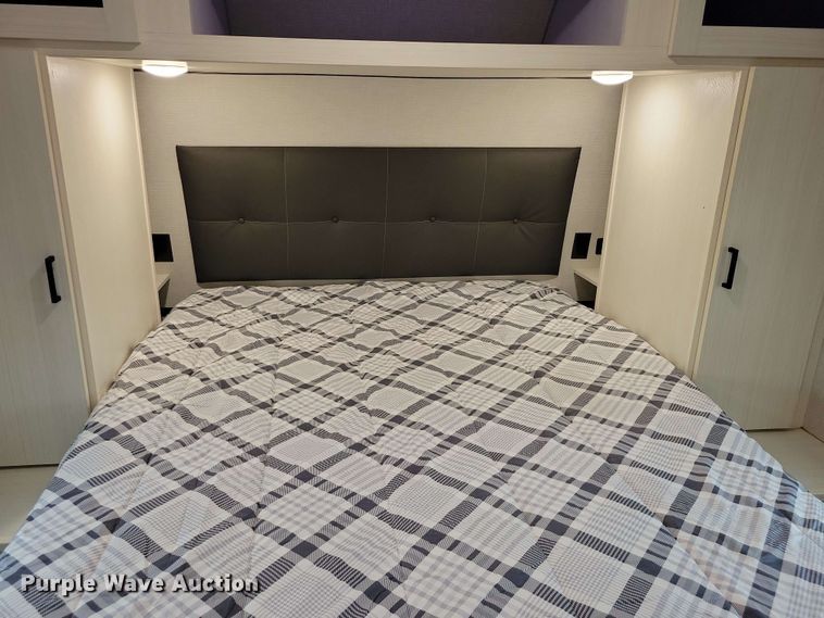 image for item DX7093 2021 Venture Stratus 231VRB camper