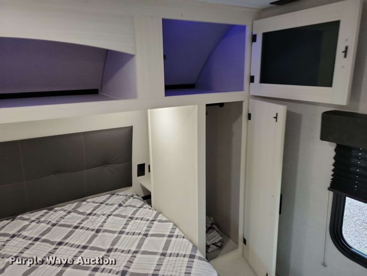 image for item DX7093 2021 Venture Stratus 231VRB camper