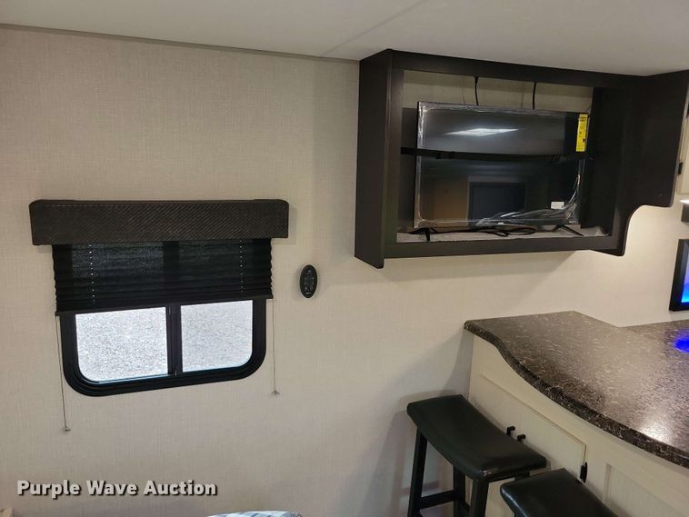 image for item DX7093 2021 Venture Stratus 231VRB camper