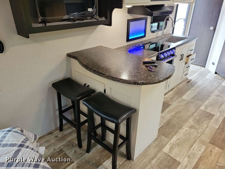 image for item DX7093 2021 Venture Stratus 231VRB camper