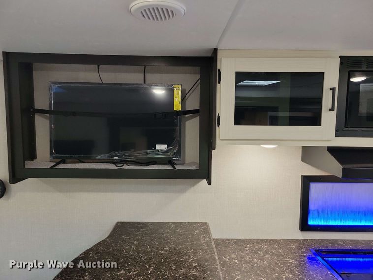 image for item DX7093 2021 Venture Stratus 231VRB camper